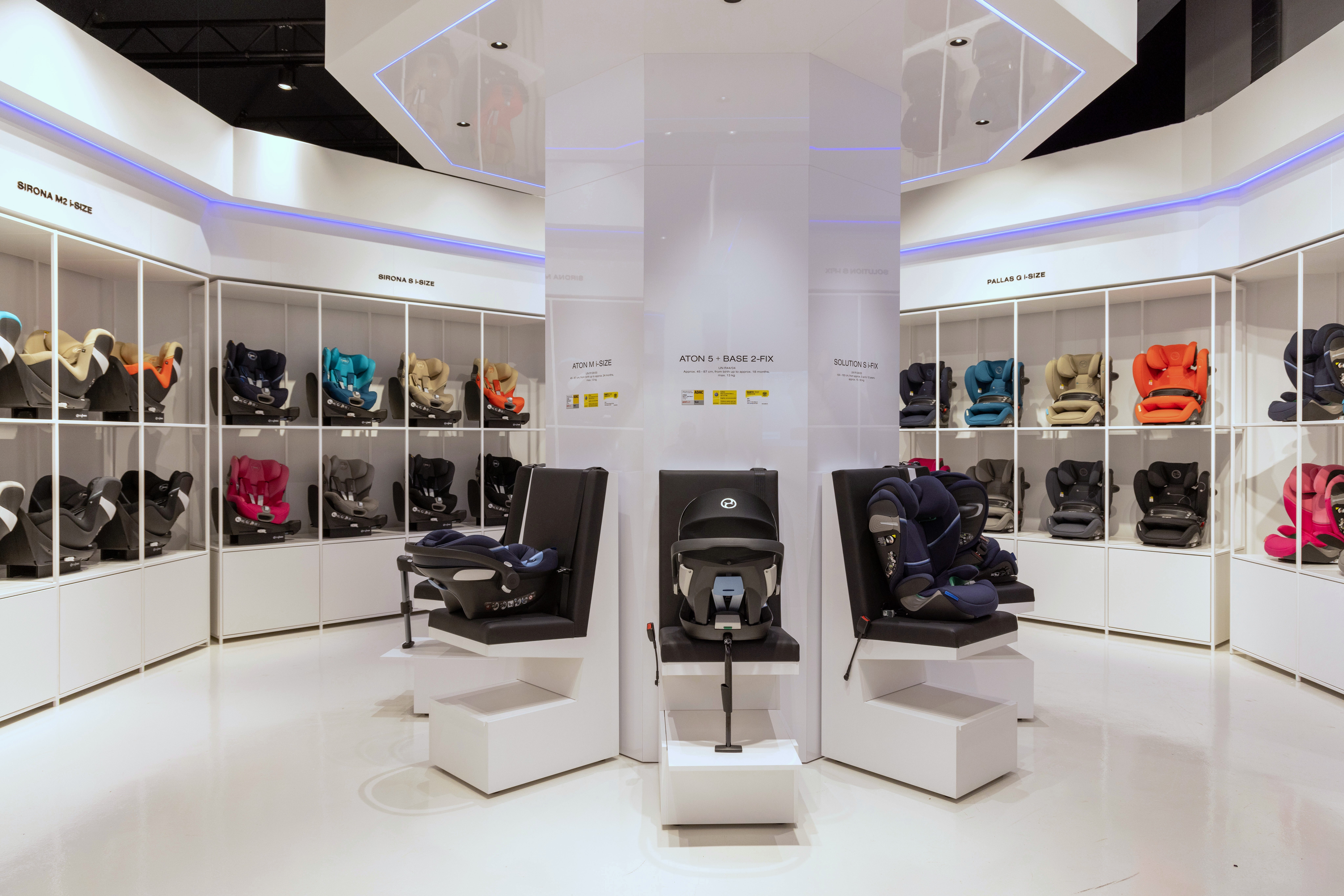 Cybex Campus Showroom — Bayreuth, DE gold car seats