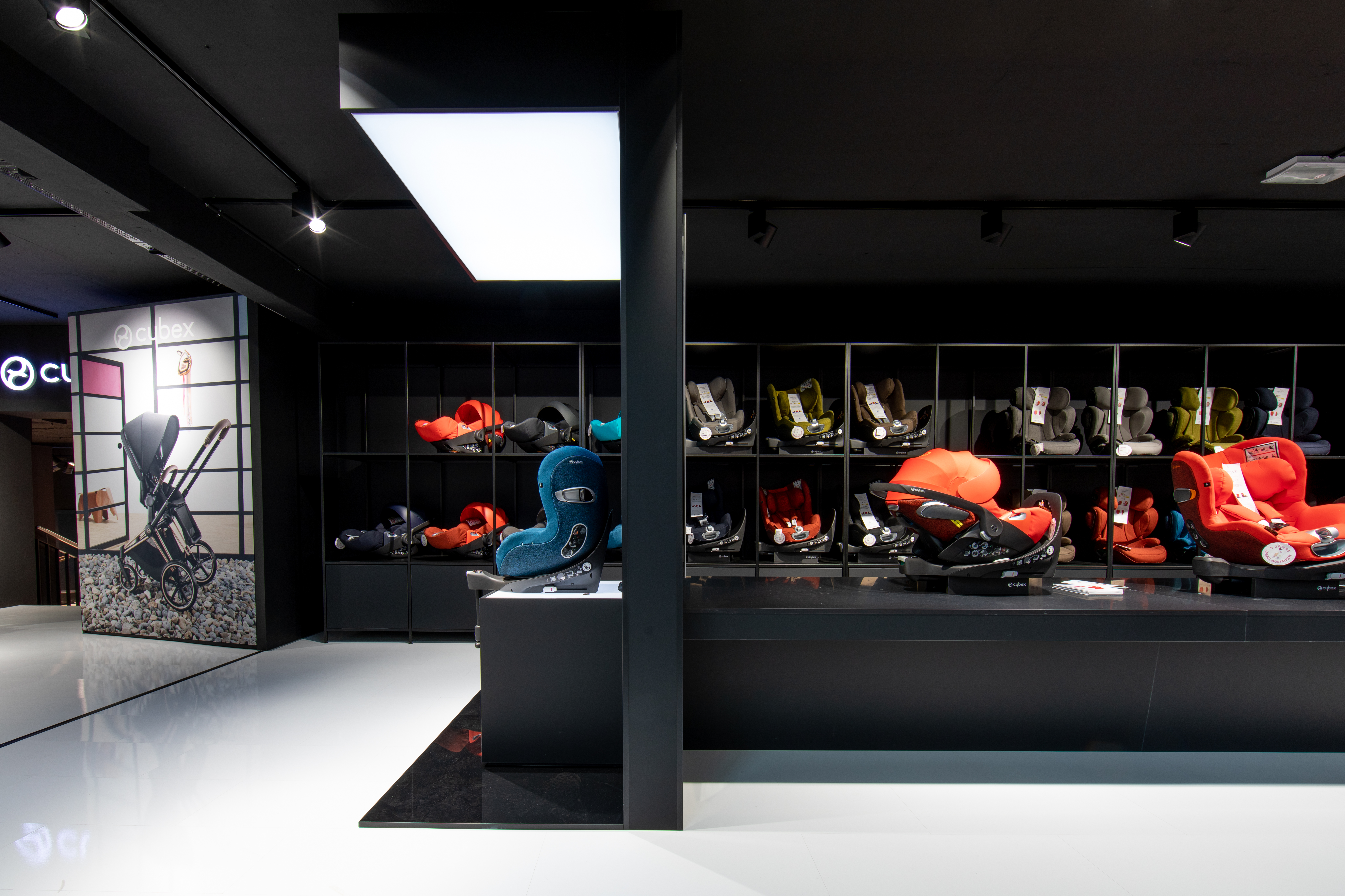 Kinnings Retail Store — DE Cybex child safety 03
