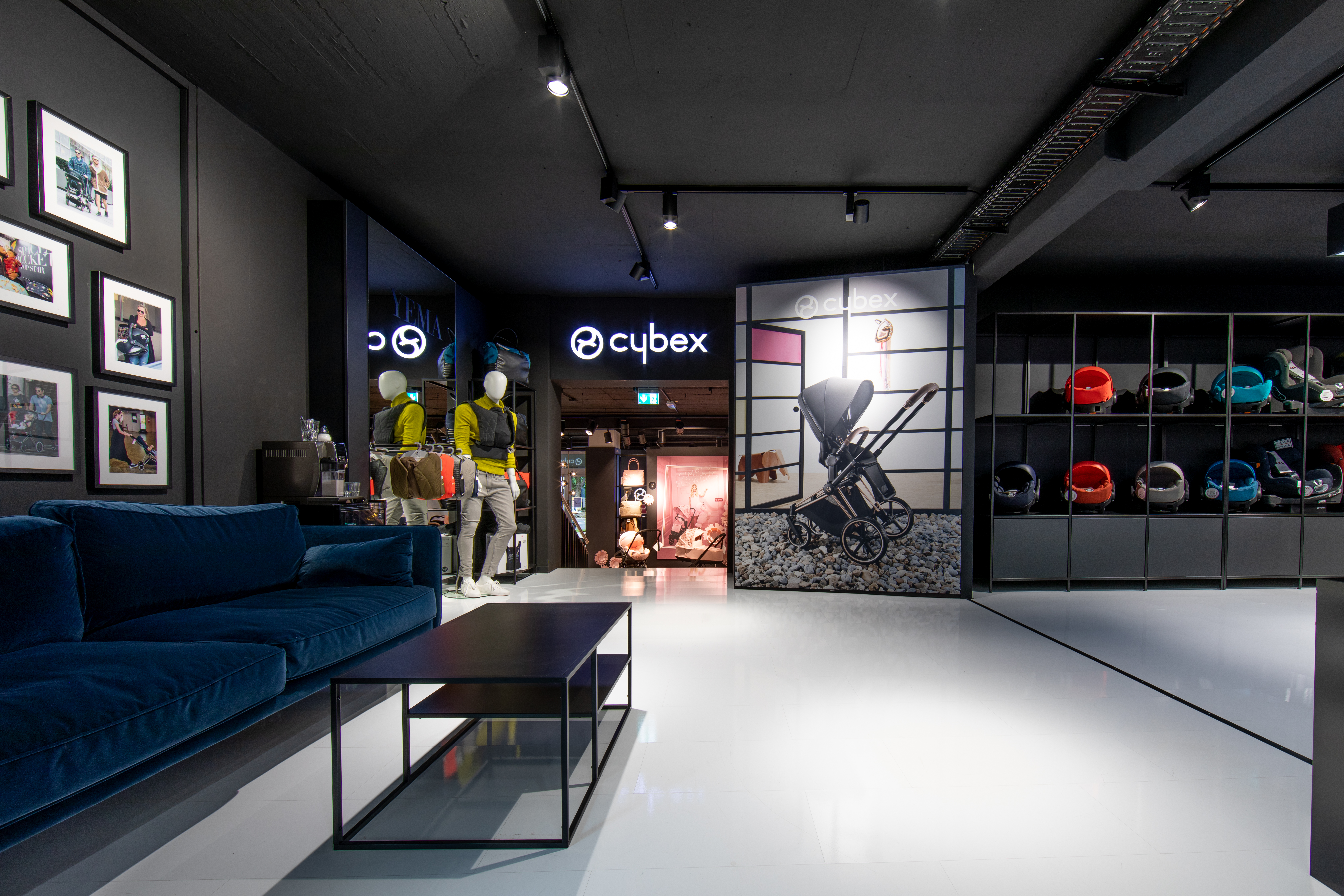 Kinnings Retail Store — DE entrance client lounge