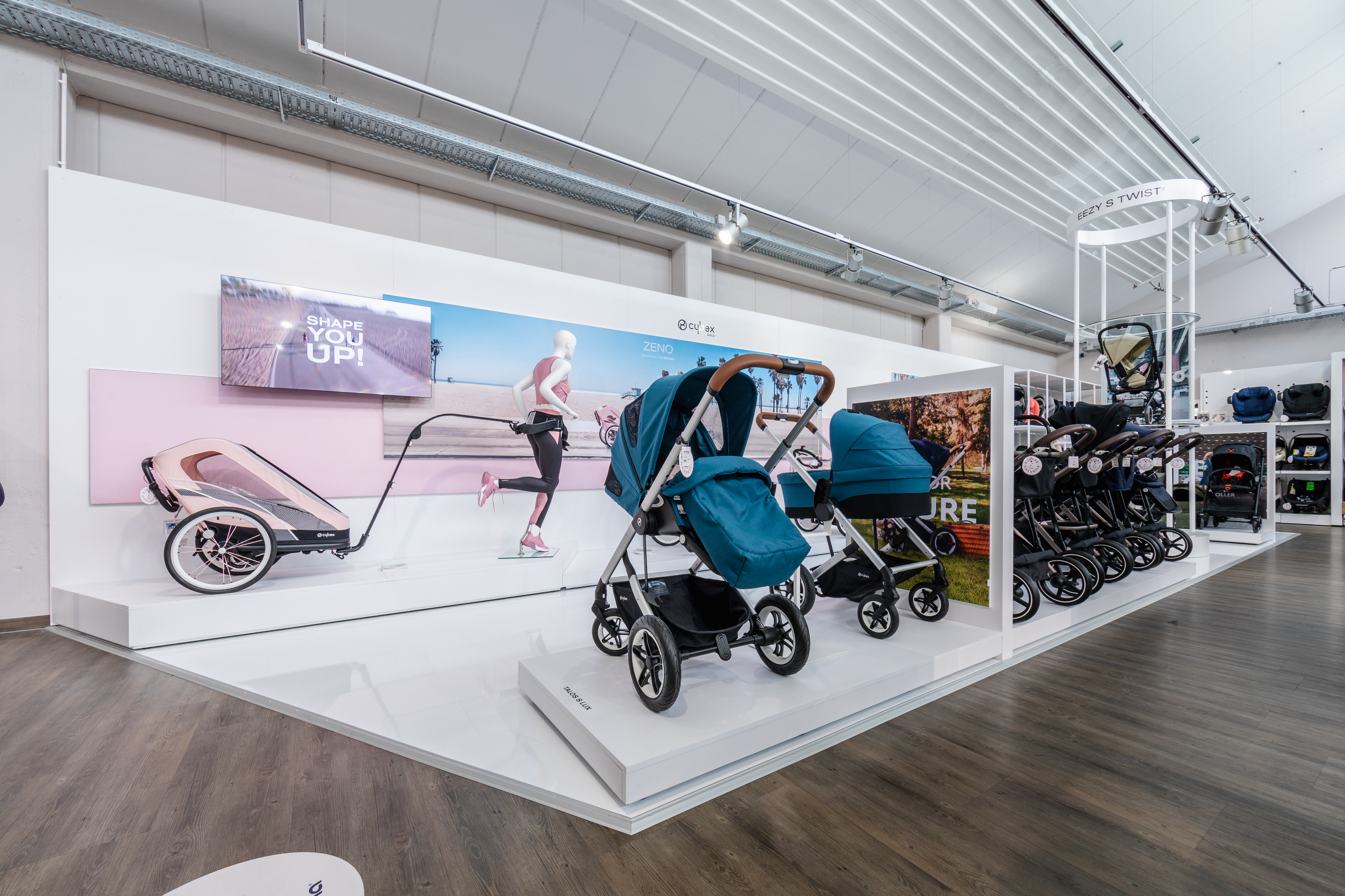 Kinnings Retail Store — DE Cybex gold 03