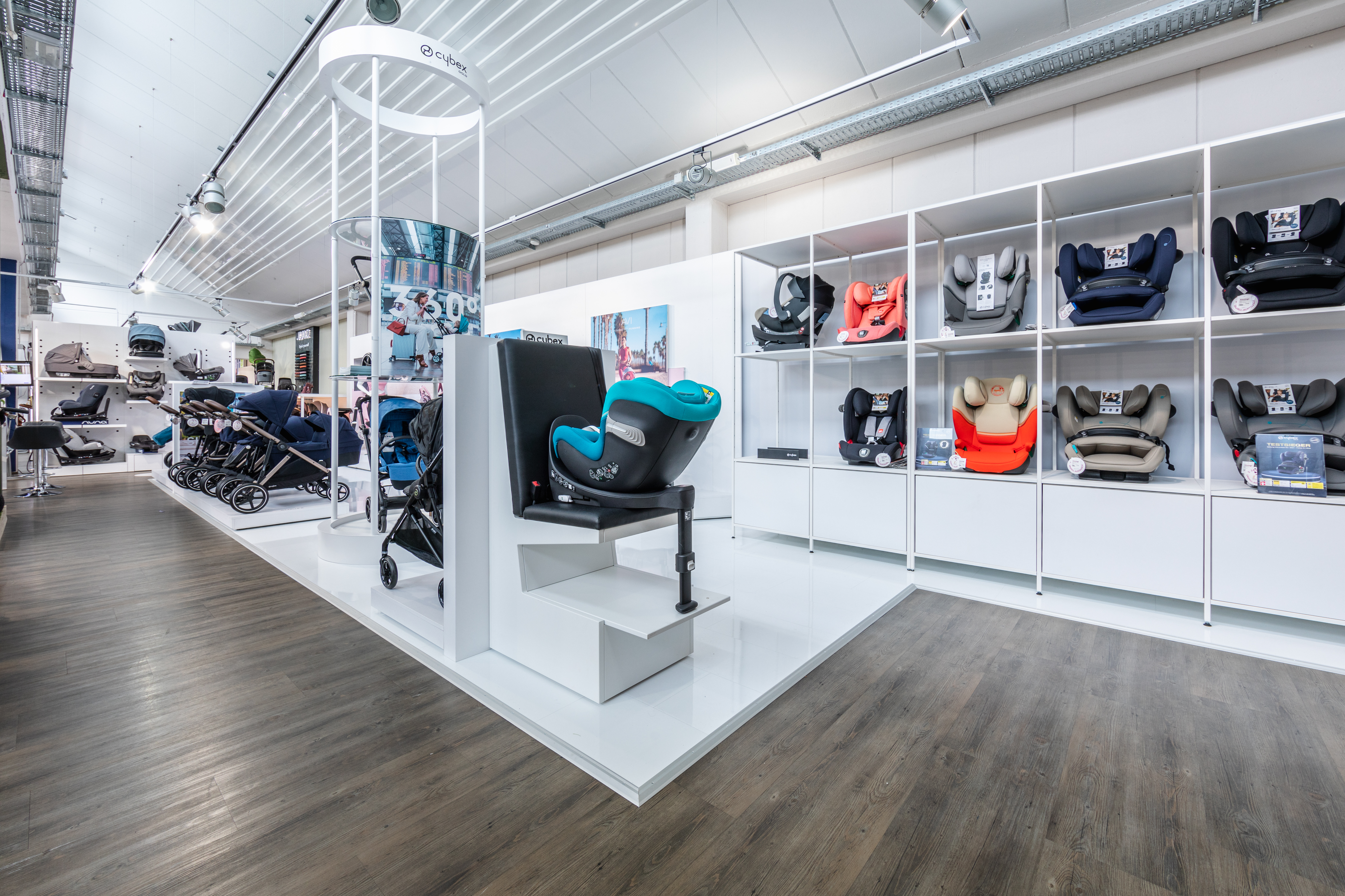 Kinnings Retail Store — DE Cybex gold 04