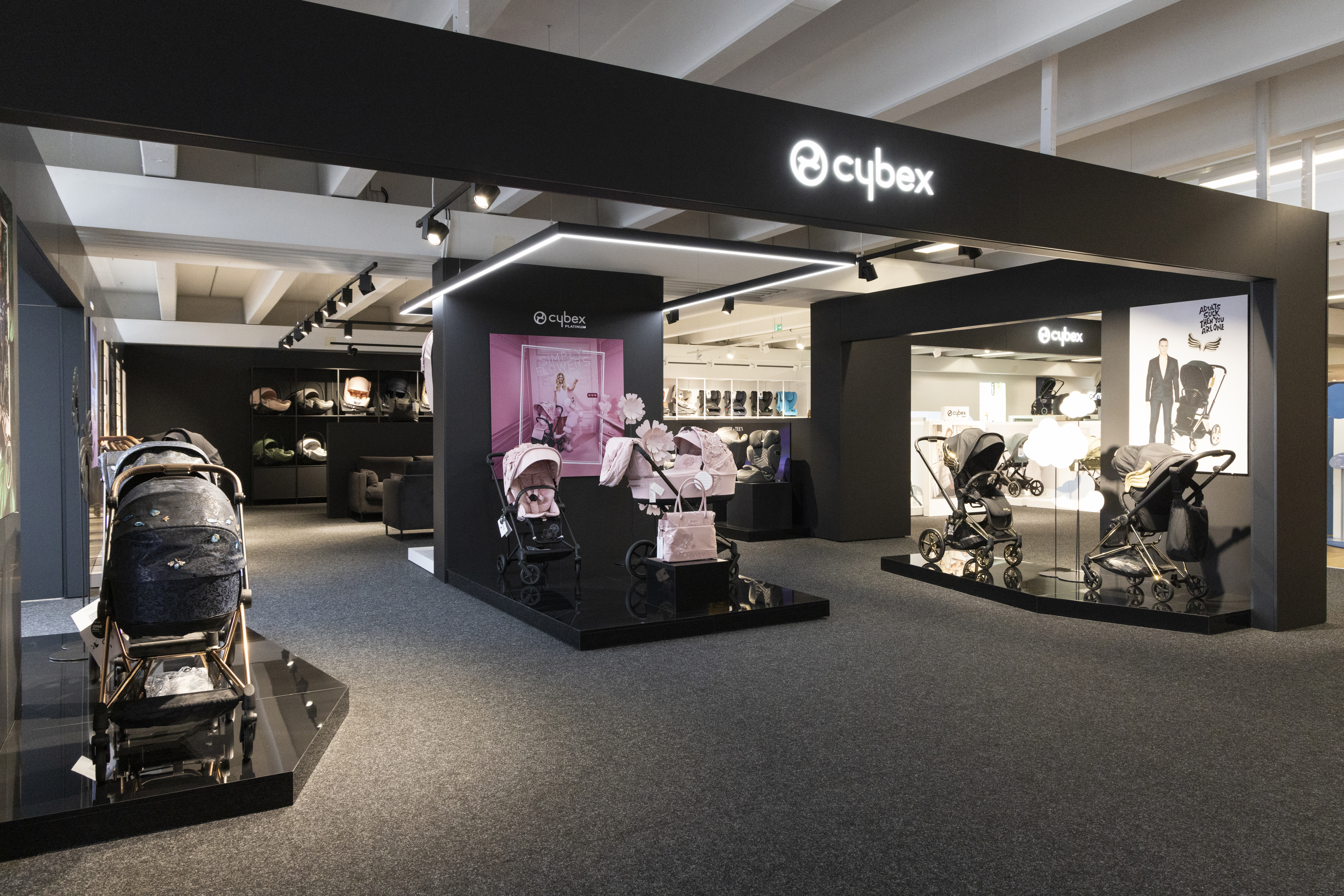 Nuremberg Retail Store — DE entrance