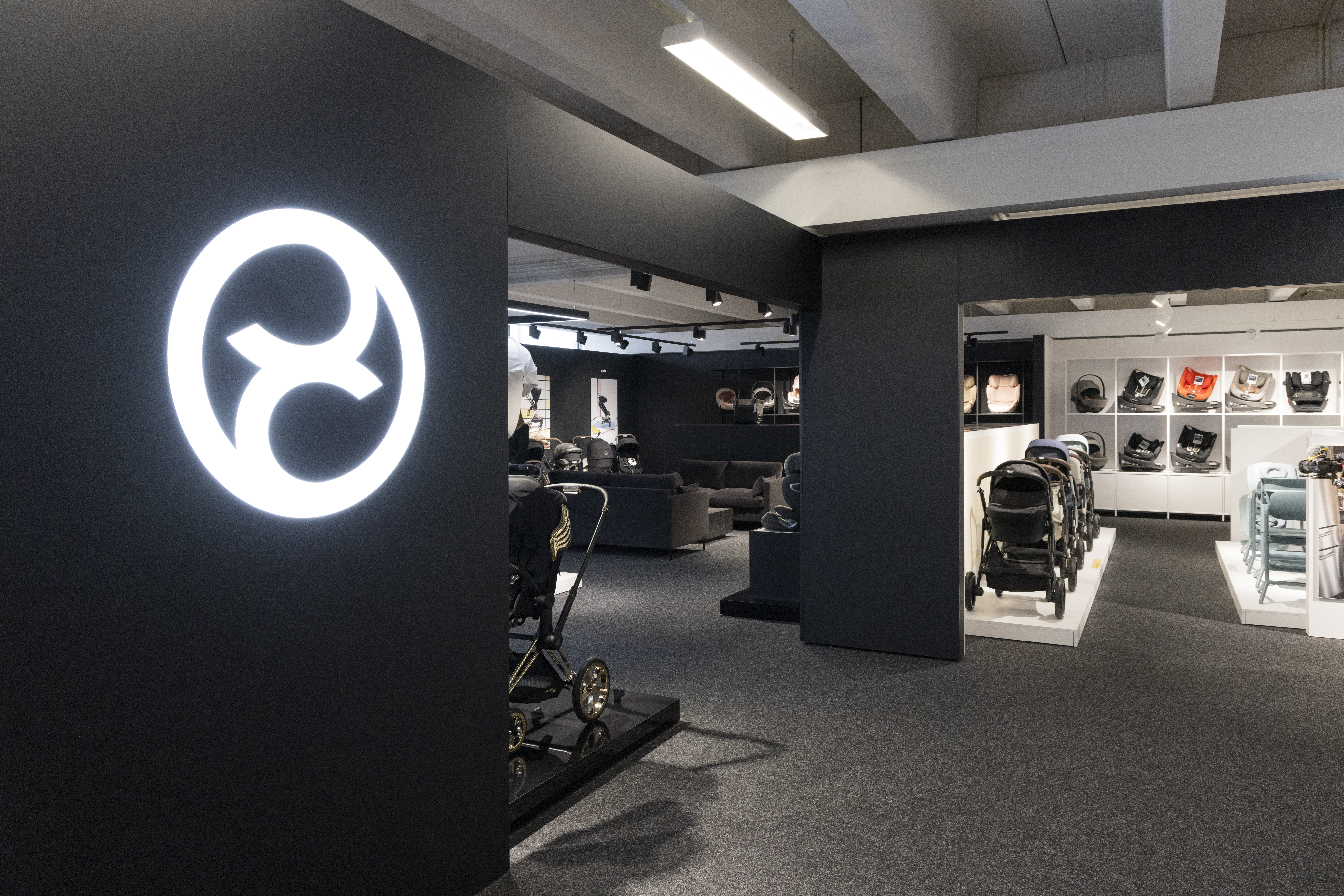 Nuremberg Retail Store — DE logo
