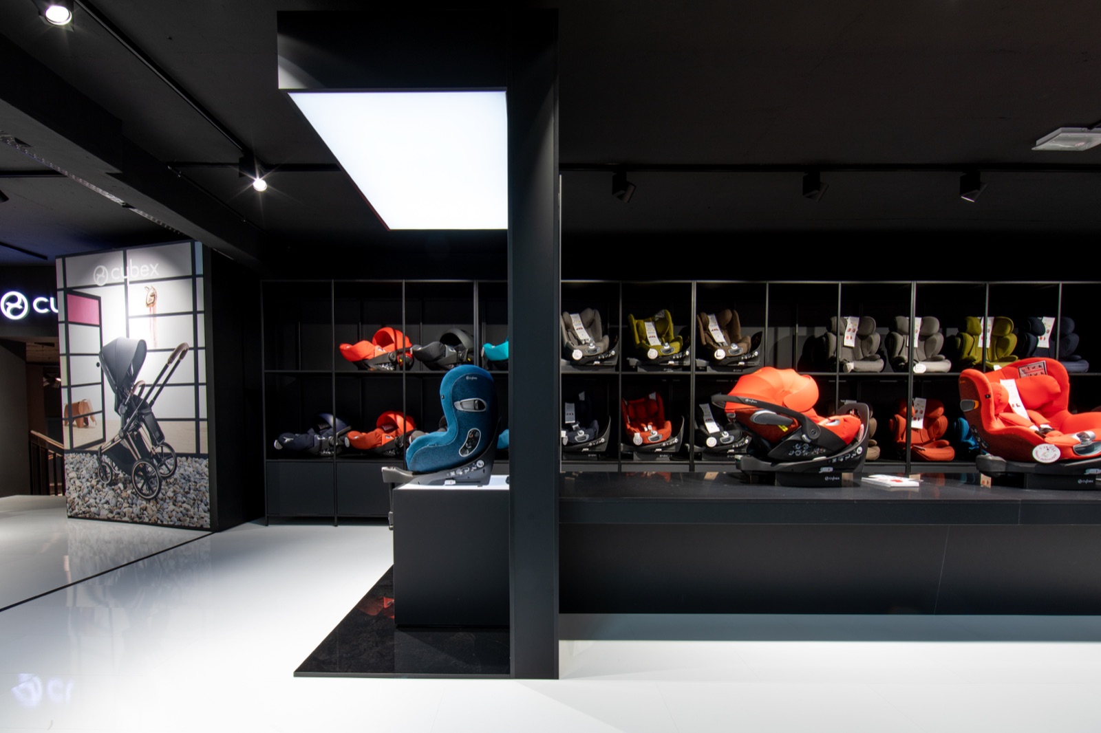 Kinnings Retail Store — DE Cybex child safety 03