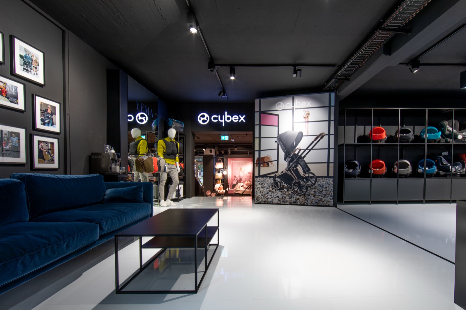 Kinnings Retail Store — DE entrance client lounge