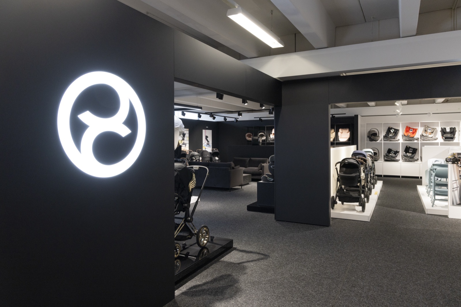 Nuremberg Retail Store — DE logo